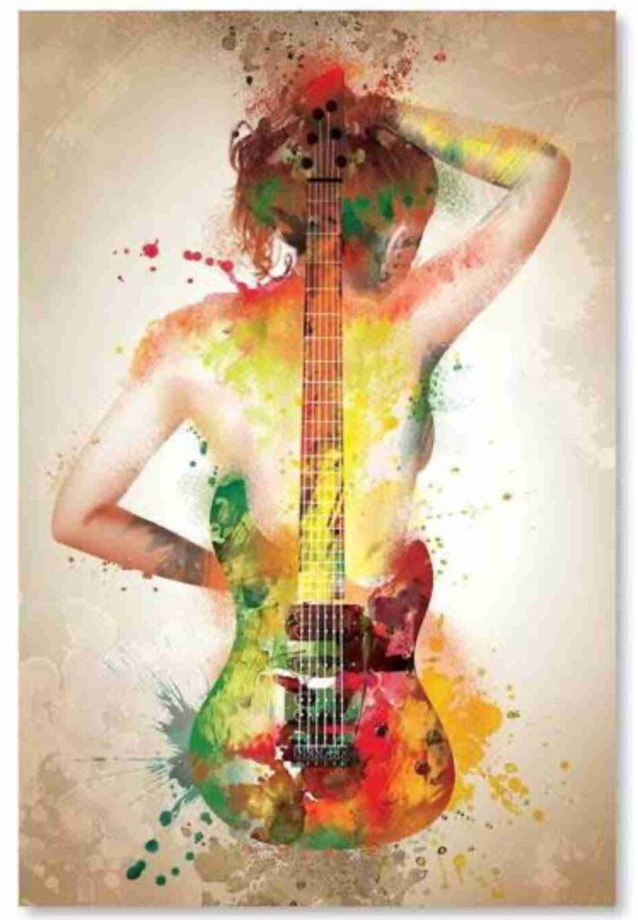 Une peinture colorée représentant le corps d'une femme vue de dos, en forme de guitare